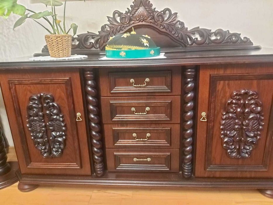 Segment z narożnikiem , komodą i stolik pod telewizor