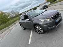 Oportunidade! Peugeot 2008 com Teto Panorâmico - Excelente Estado!