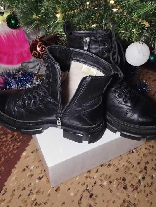 Продам жіночі зимові  кожані ботінки