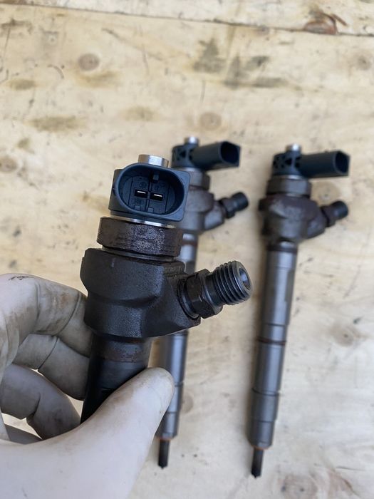 Форсунка 03L 130 277 L Passat B6 B7 CC Superb 2 Octavia A5 VW Crafter