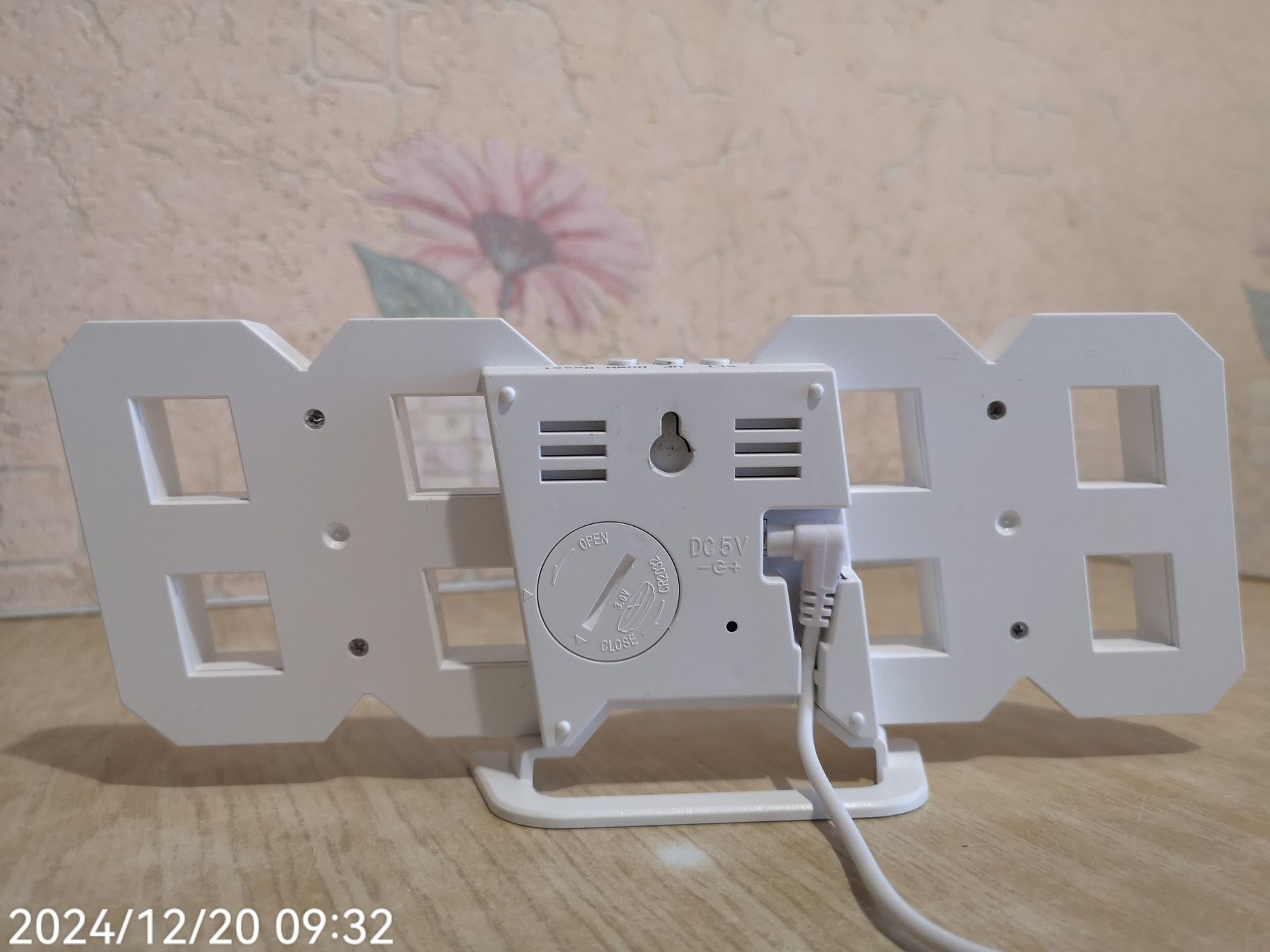 Электронные LED часы VST-883 с будильником, датой, и термометром