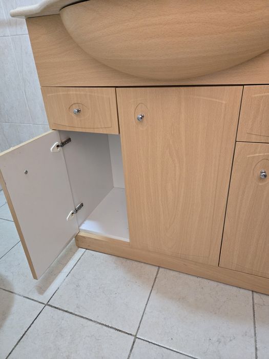 Vendo móvel de lavatório