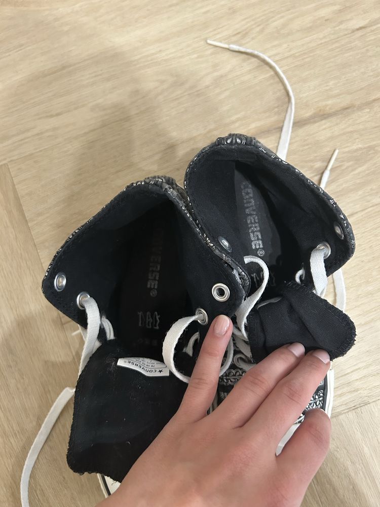 Trampki Converse czarne srebrny wzorek wysokie 37,5 (24 cm)