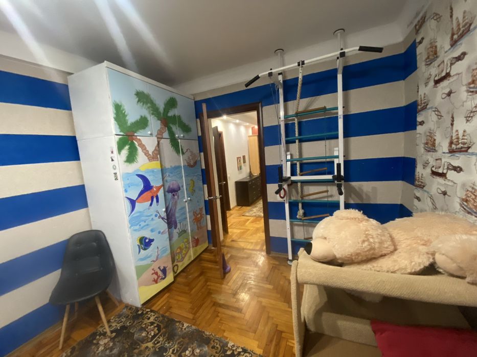 Оренда 2к. квартири по вул. Парамонова.