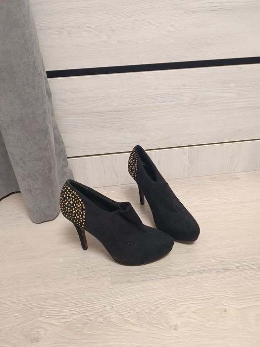 Черевички жіночі чорні