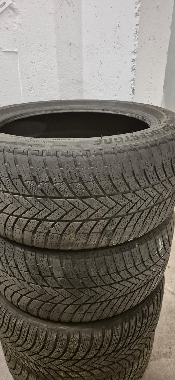 Opony zimowe Bridgestone 245/45R17
Rozmiar 245/45R17