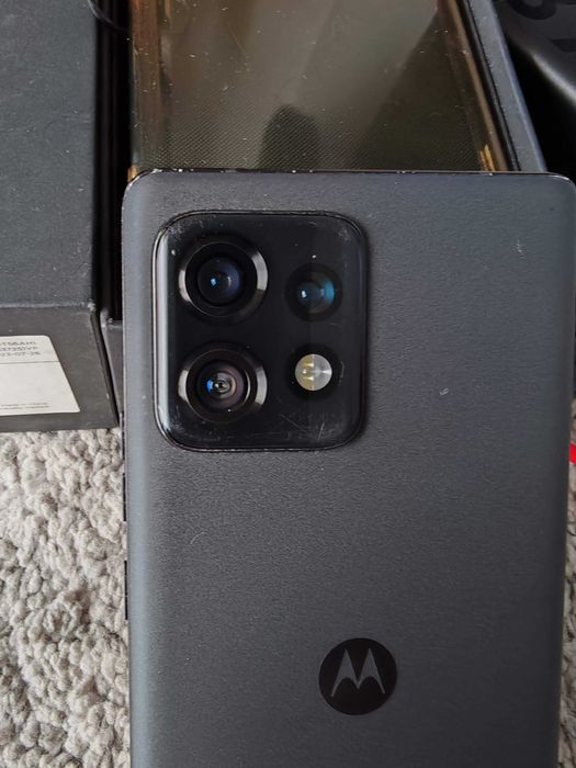 Motorola Edge+ (2023) snapdragon 8 gen 2 8/512gb bateria enorme