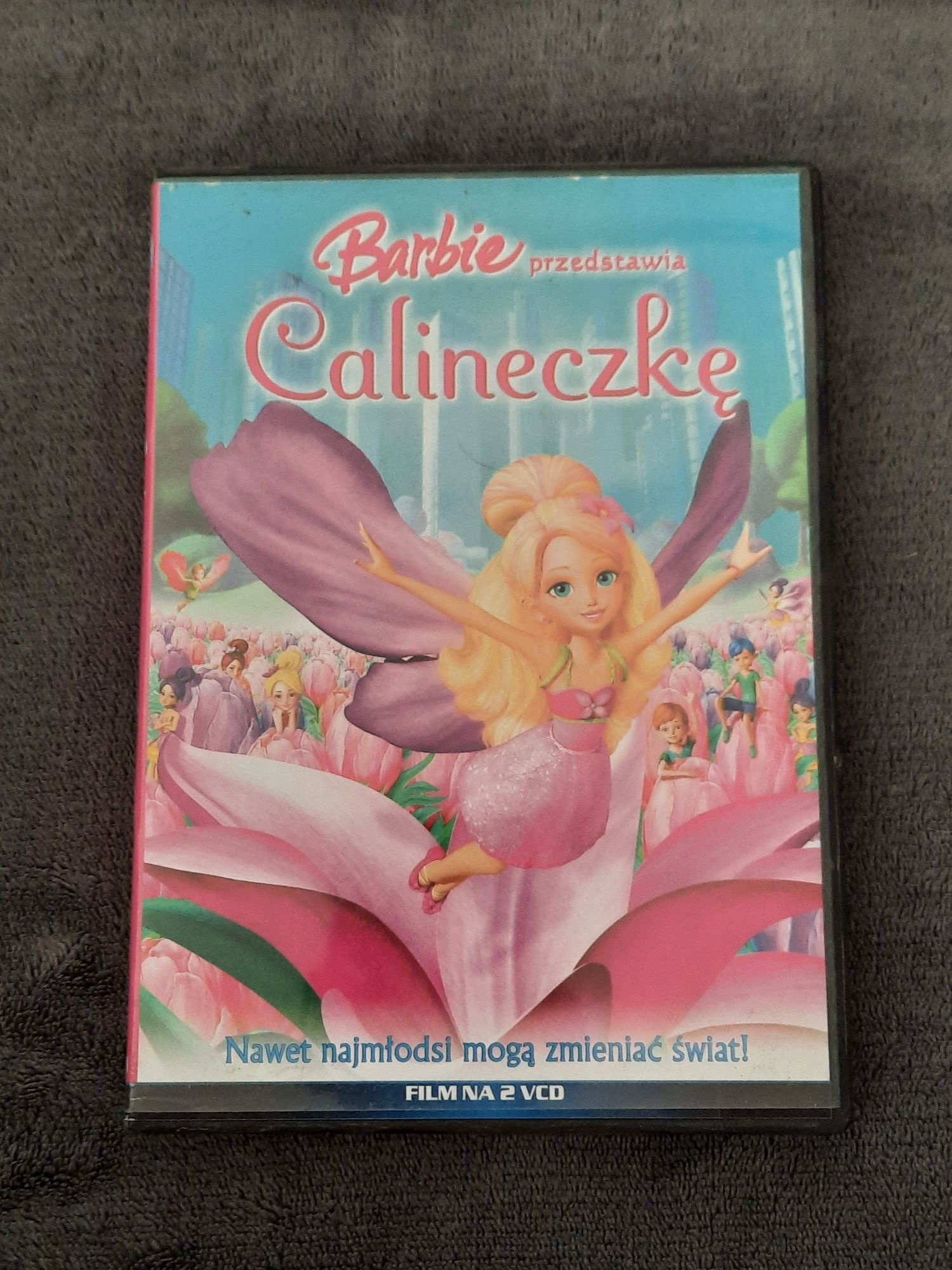 Barbie przedstawia Calineczkę