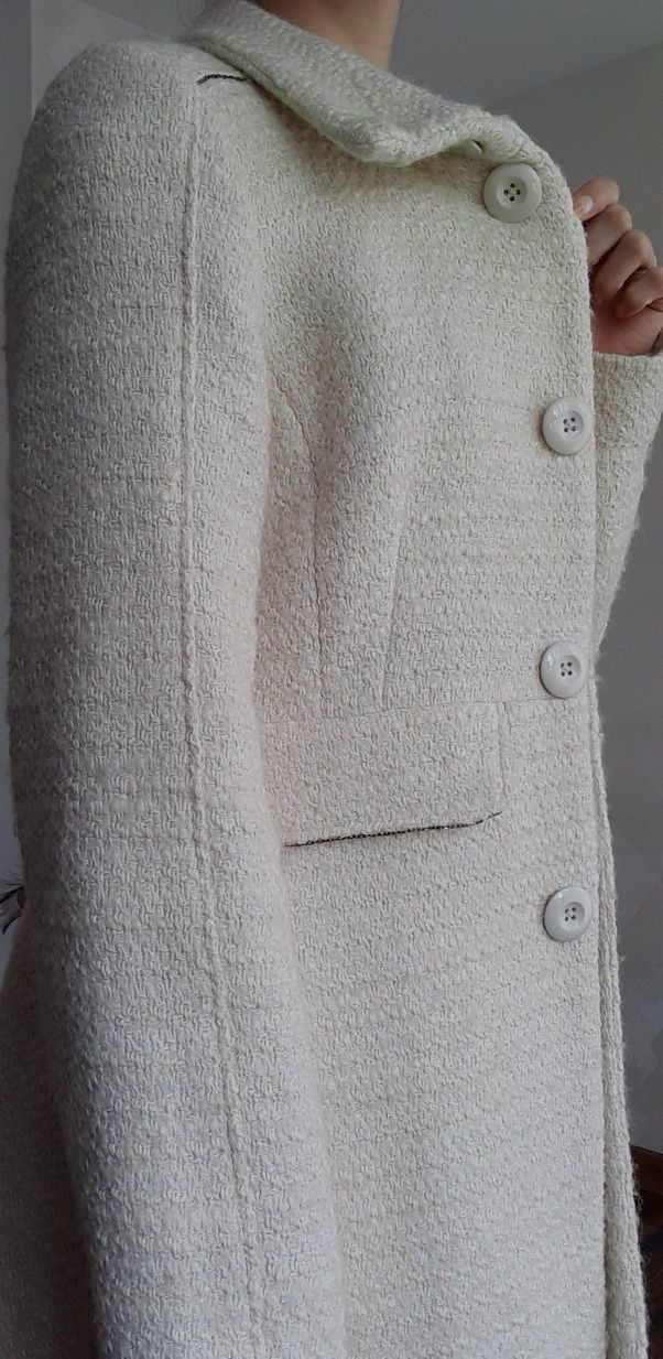 Woolen ecru cream winter coat Wełniany kremowy płaszcz