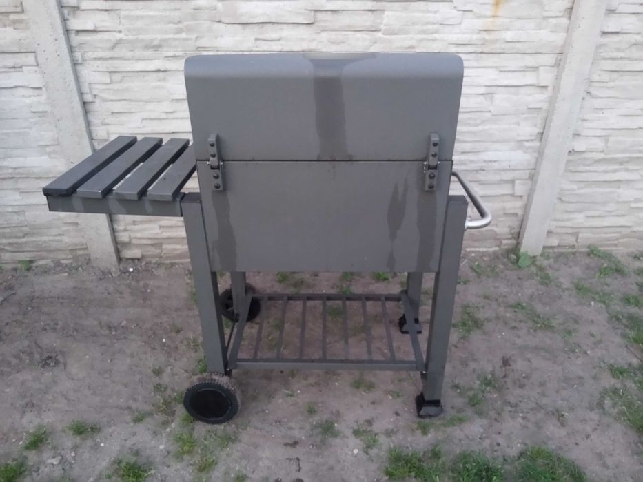 grill weglowy duzy zamykany  uzywany