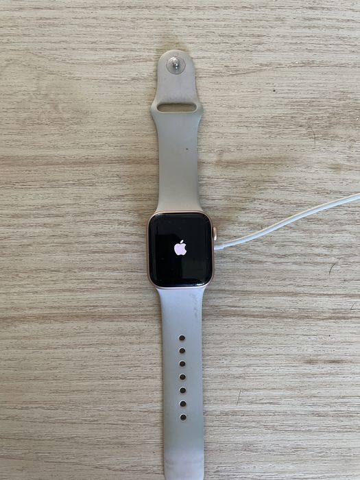 Apple Iwatch SE Gold Aluminium 40 mm