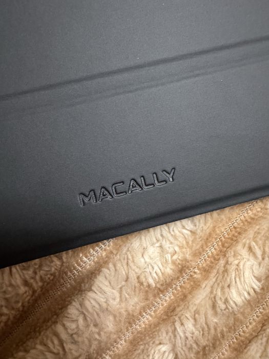 Чехол на iPad 10.5