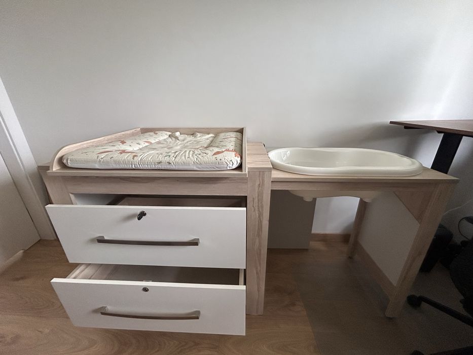 Komoda kapielowa i łóżeczko niemowlece