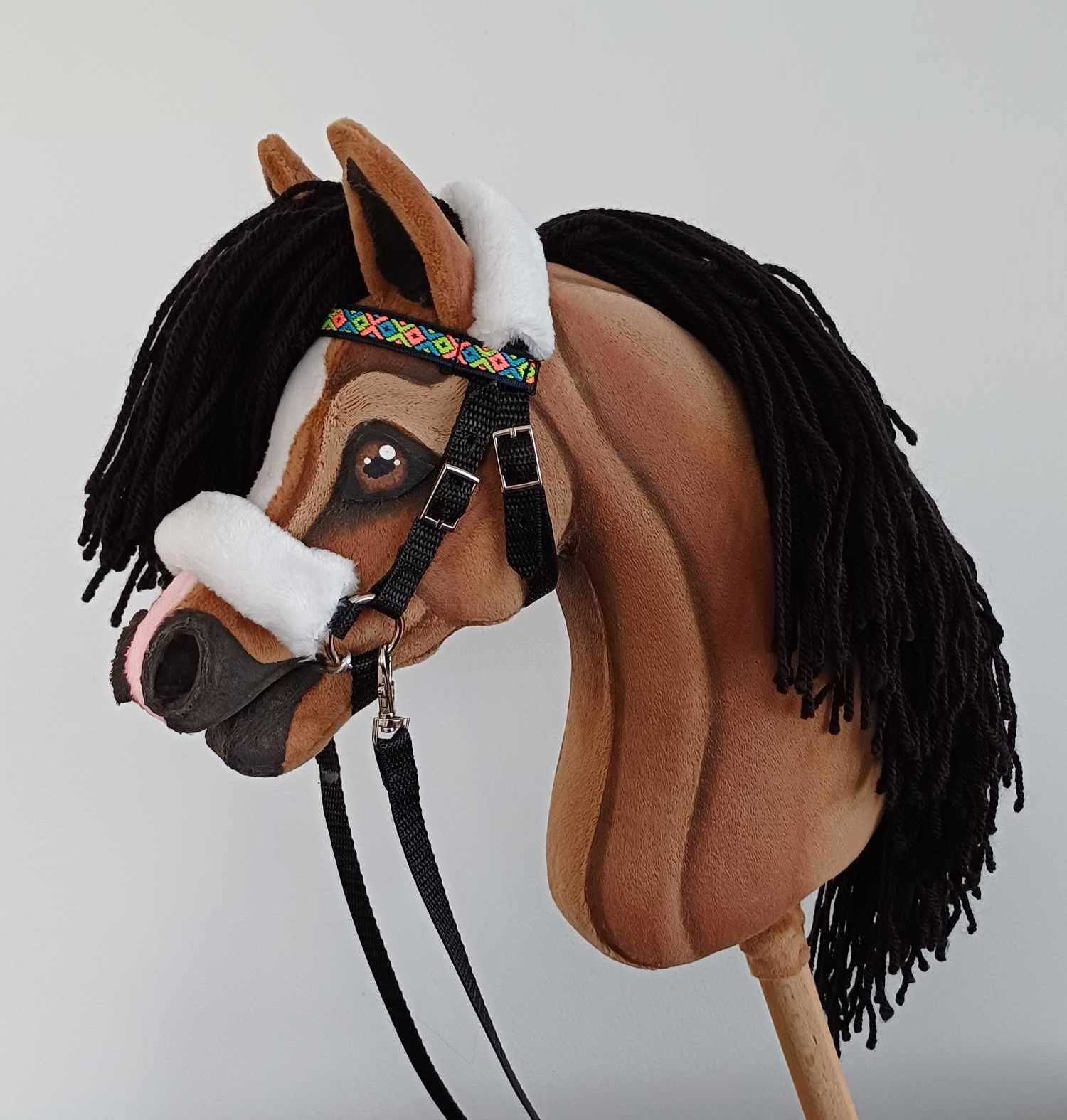 Konik Hobby Horse A4 + sprzęt gniady