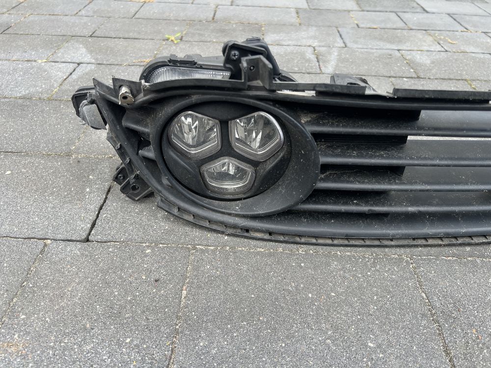 KRATKA W ZDERZAK Przód ŚRODKOWA KIA OPTIMA 15-  plus halogeny led
