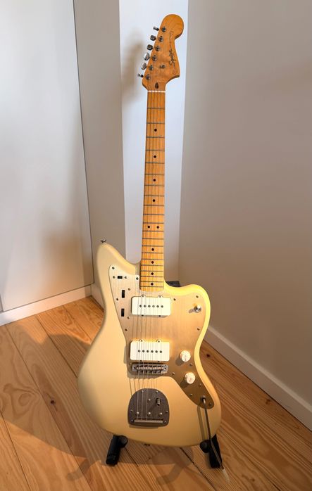 Guitarra elétrica nova edição especial com amplificador novo