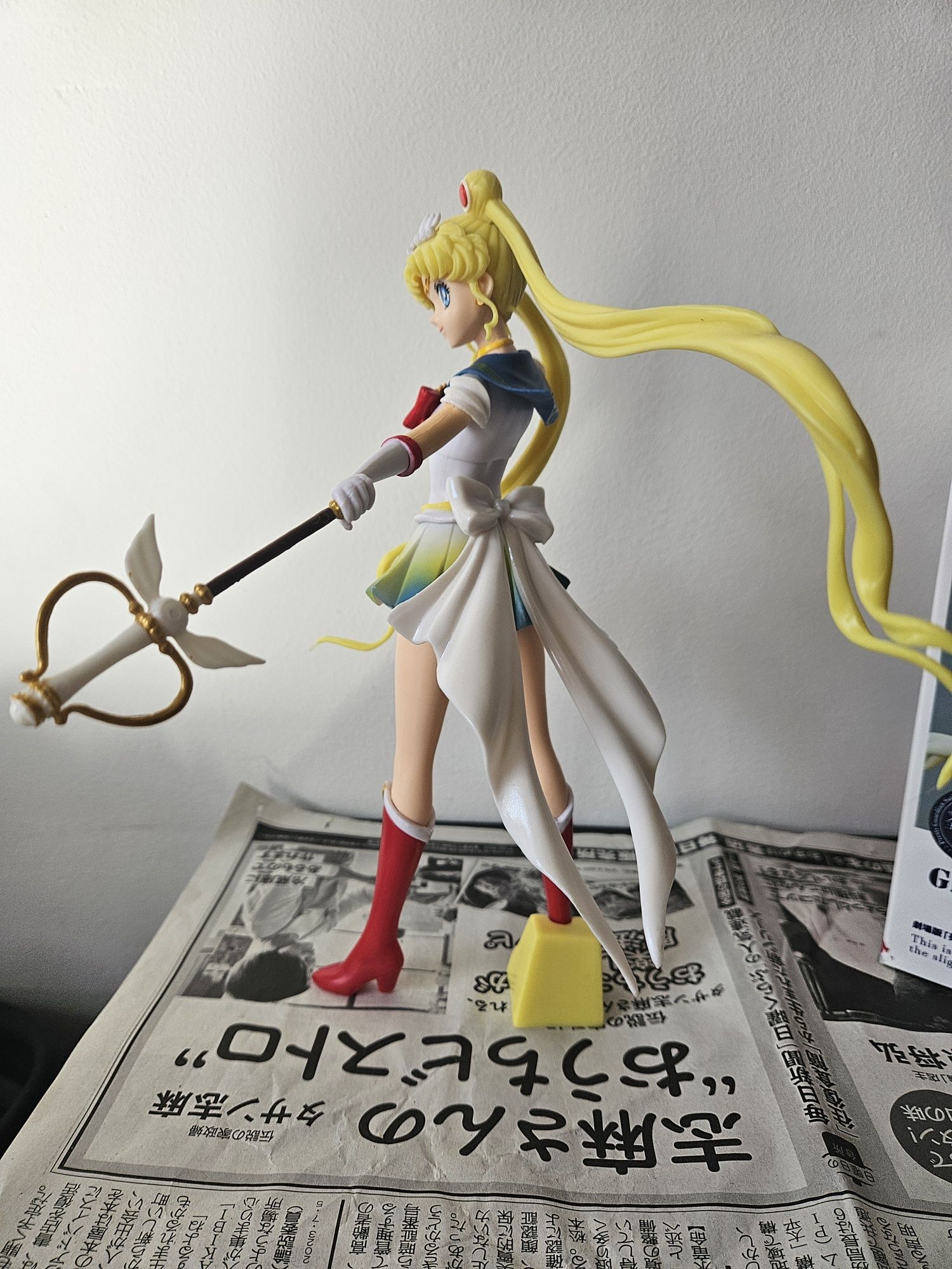 Super Sailor Moon - Figura 23cm