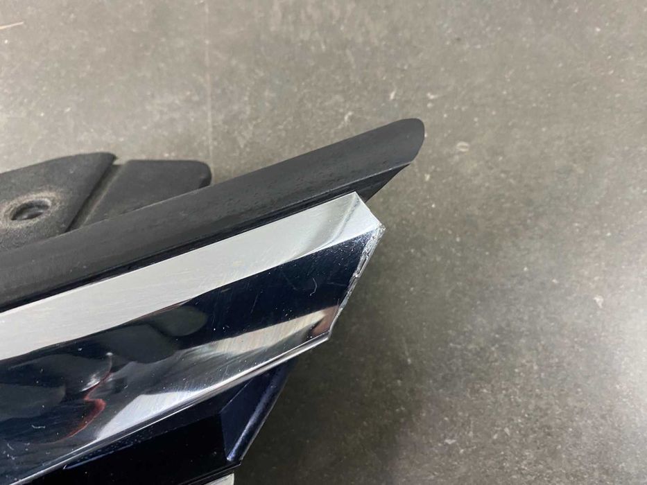 Решітка радіатора решотка радиатора Toyota Corolla E180 16-18р. Дефект