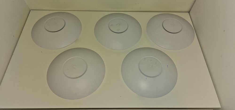 Ubiquiti U6-LR / switch