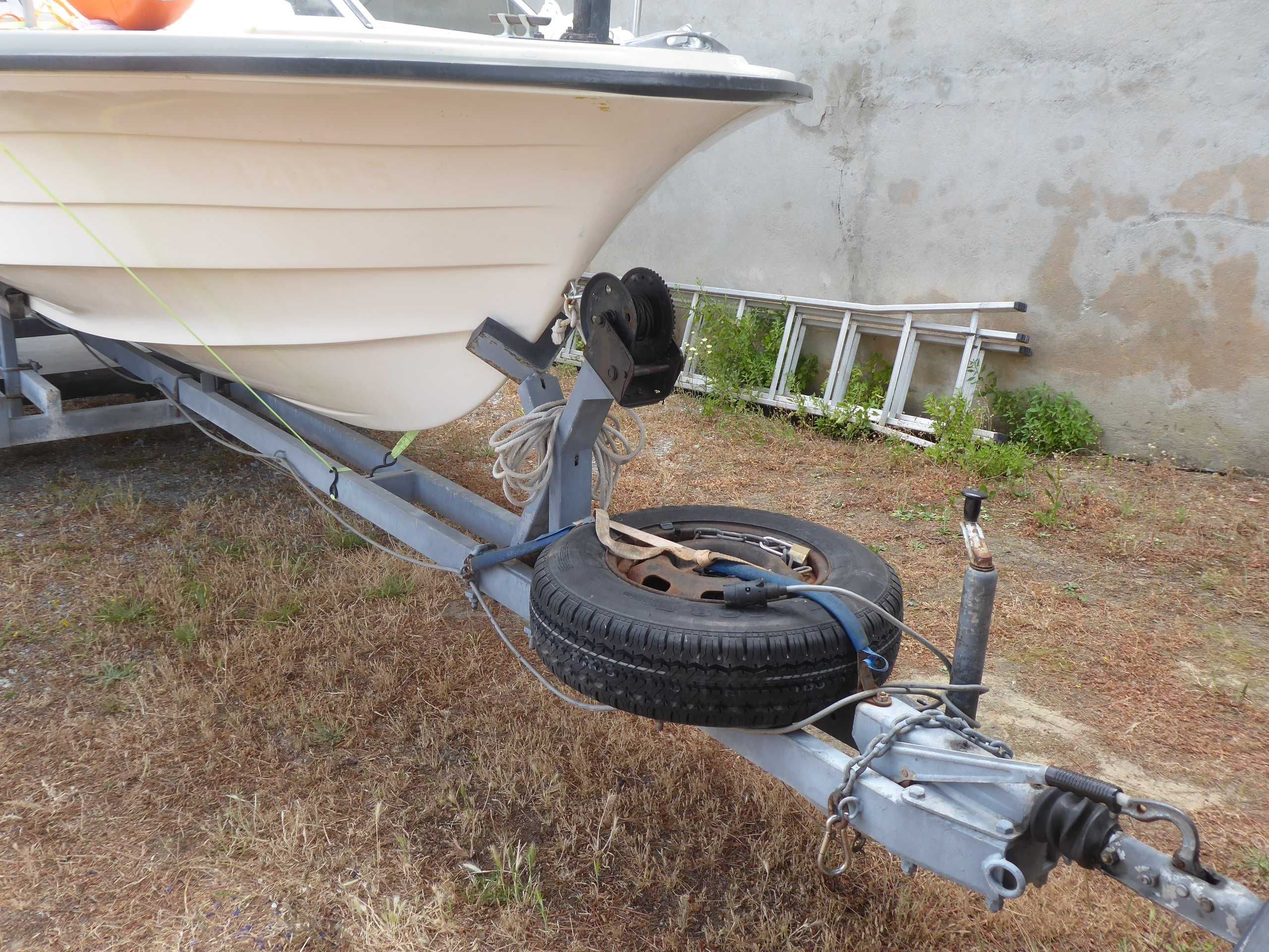 barco pesca e recreio Coronet 17