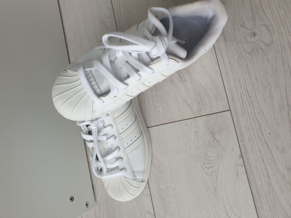 білі (молочні) кросівки Adidas Superstar.Оригінал. 36 розмір, устілка
