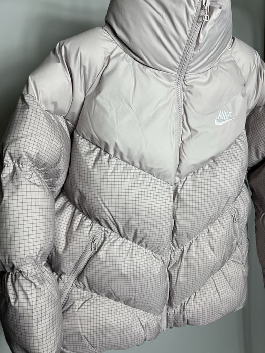 Куртка зимова пуховик жіноча , оригінал Nike Therma - Fit розмір S - M