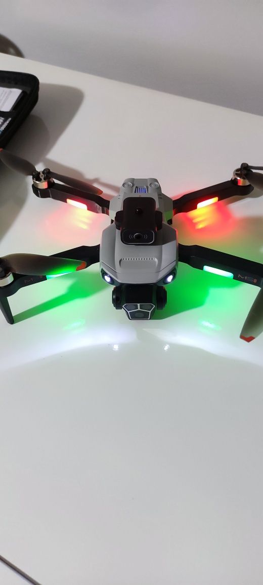 Drone com 3 baterias