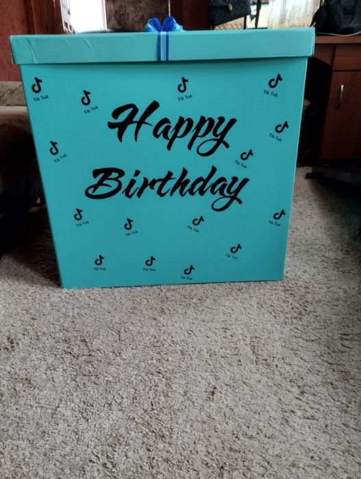 Коробка для подарков 500 грн торг