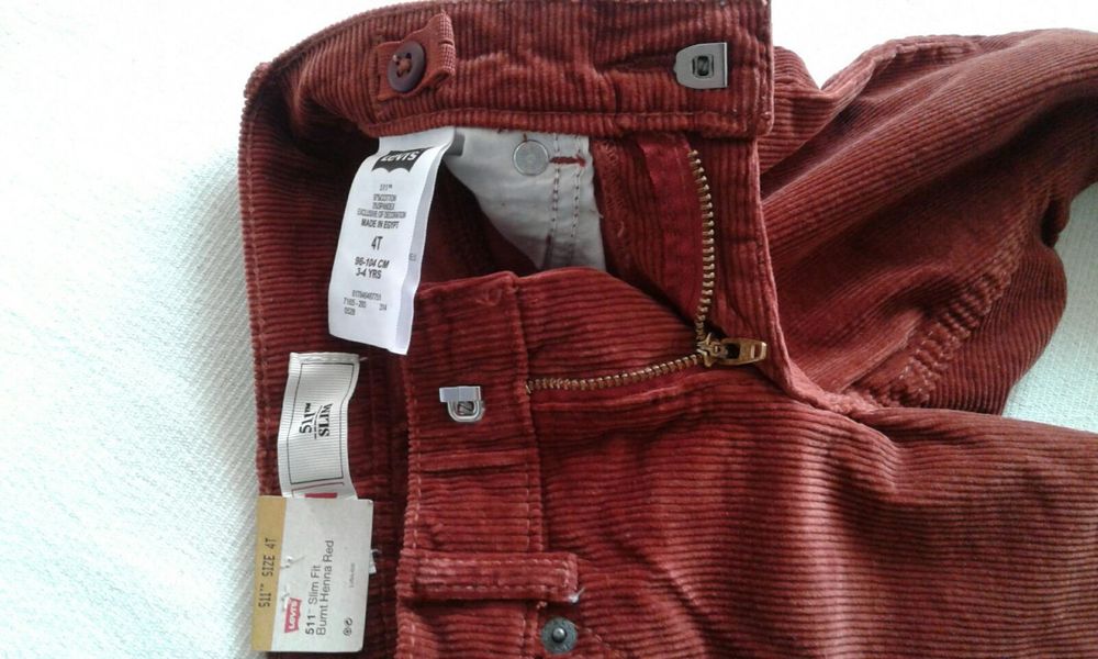 Вельветові джинси Levis, розмір 104