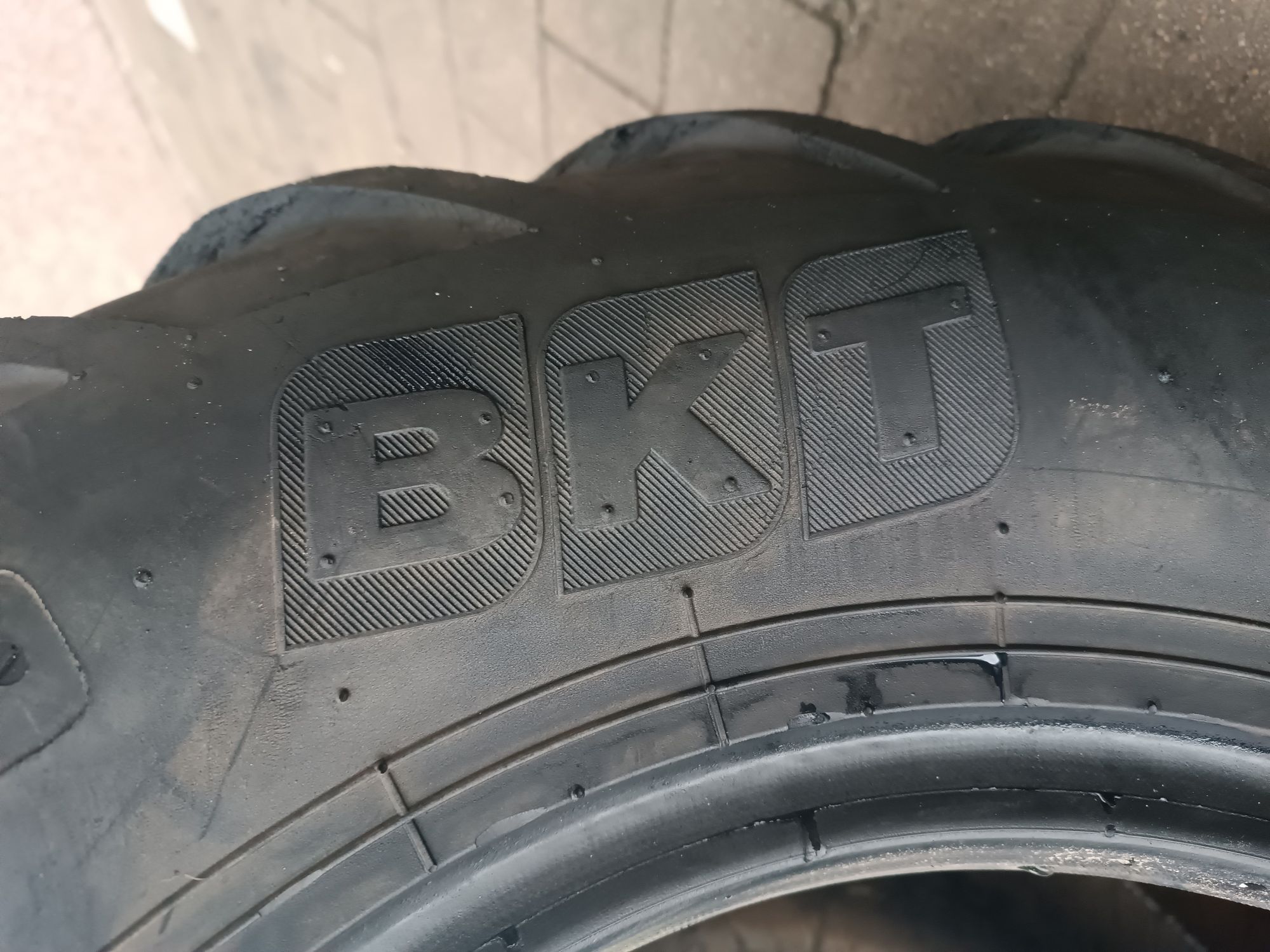 33x15.50-15 Bkt Trac Master