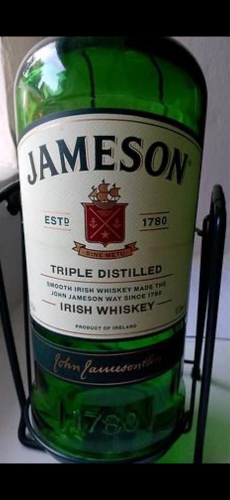 Бутылка на качелях из под .Виски Jameson Irish Whiskey, 4,5 л.