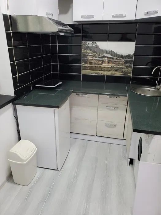 Продається 1 кімнатна квартира в старому фонді по вул. Б.Хмельницького