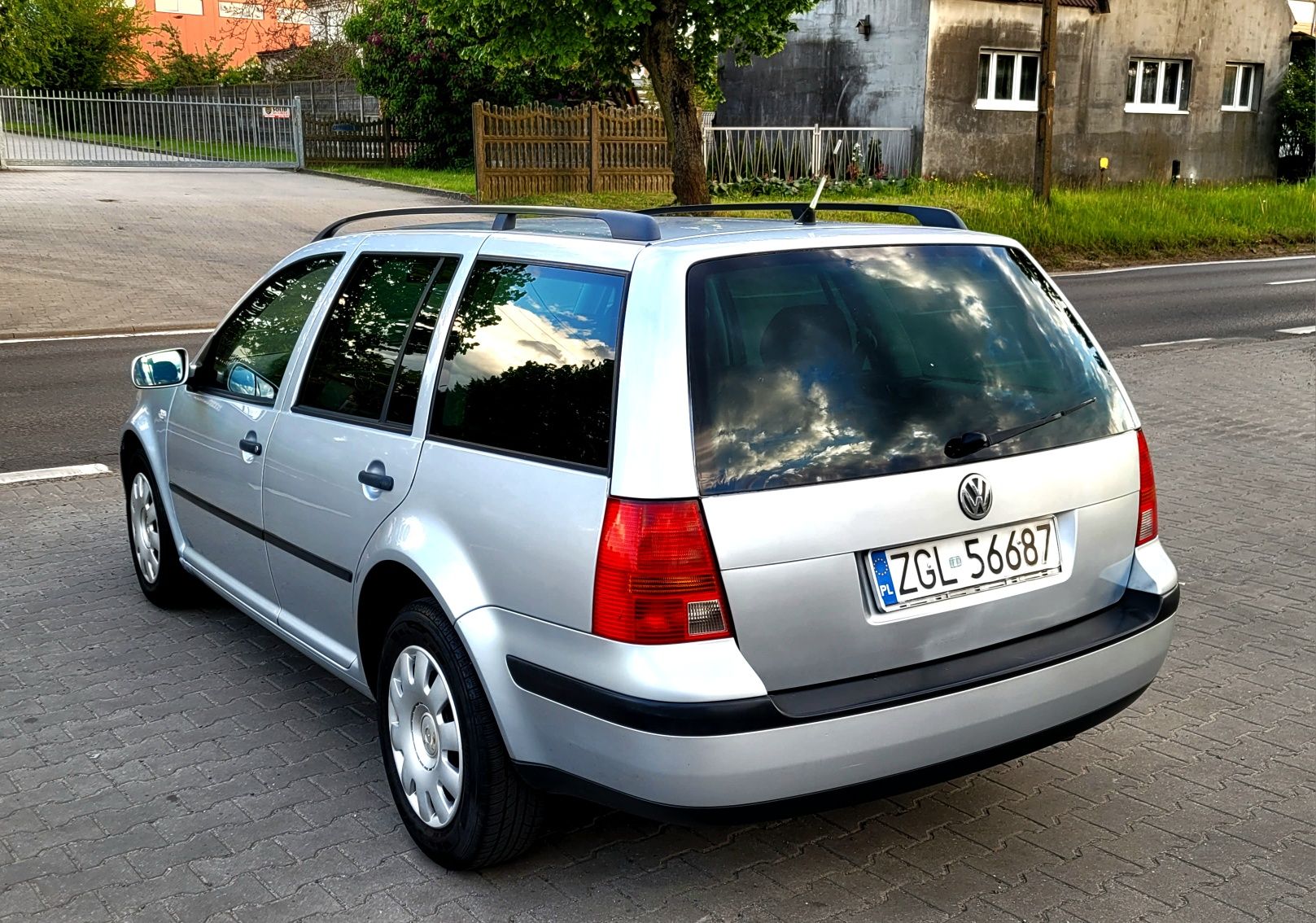 Volkswagen Golf 1.6 Benzyna