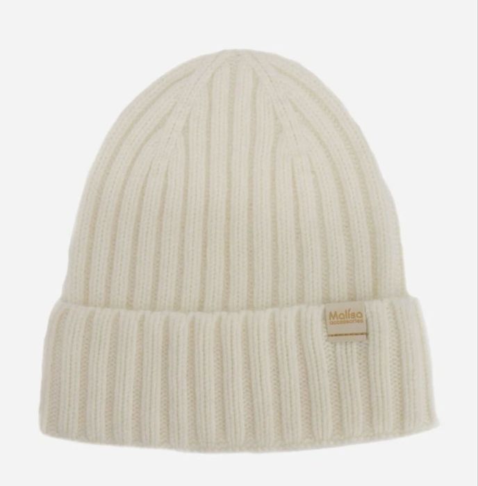 Жіноча шапка тепленька