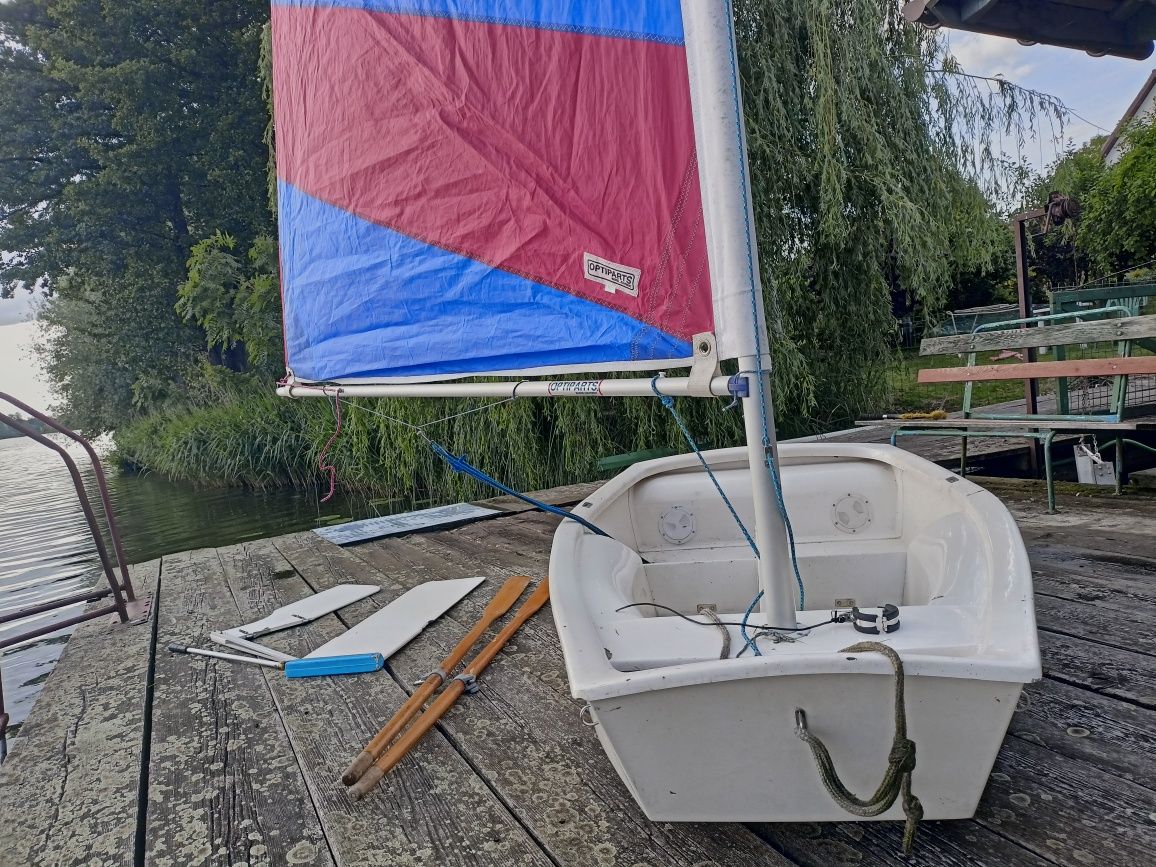 Sprzedam łódkę żaglówkę Optimist