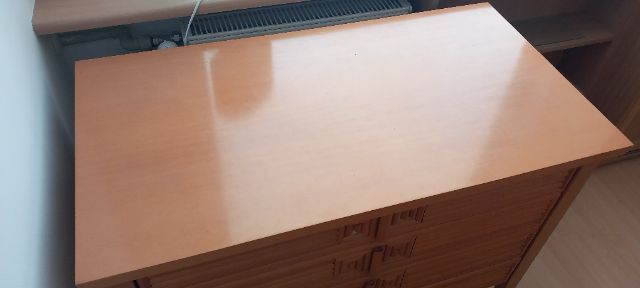 Sprzedam komplet łóżko i komodę