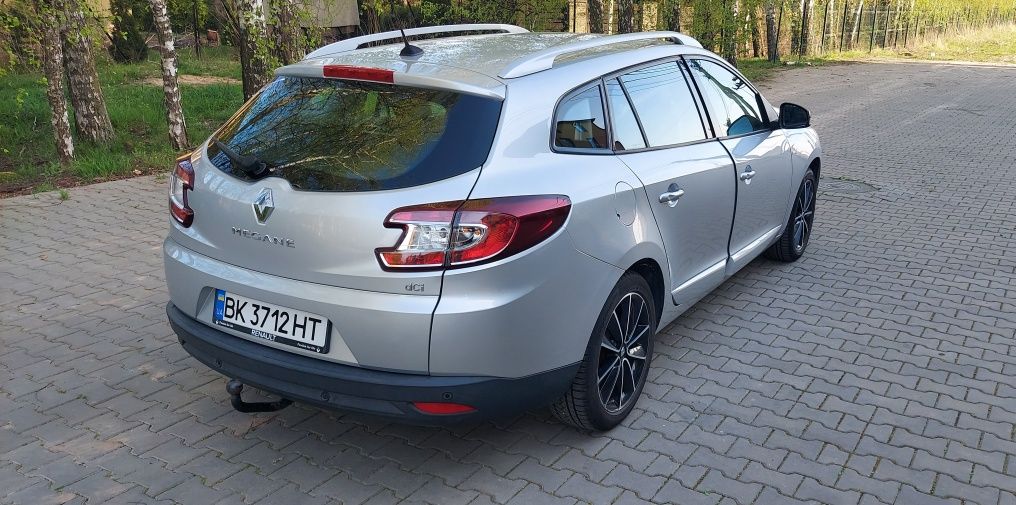 Megane 3 BOSE  на фулі