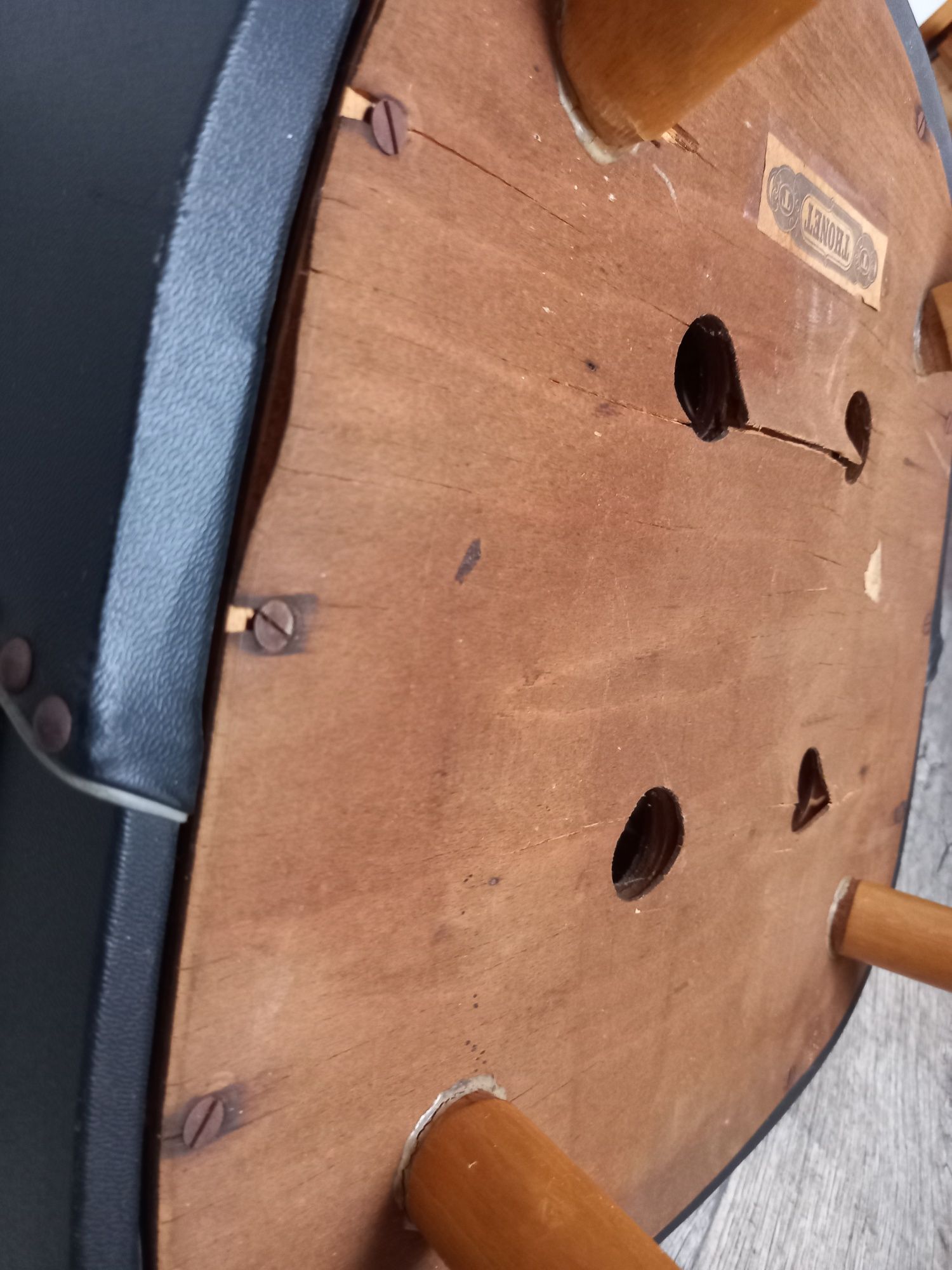 Stare krzesło patyczak muszelka THONET PRL