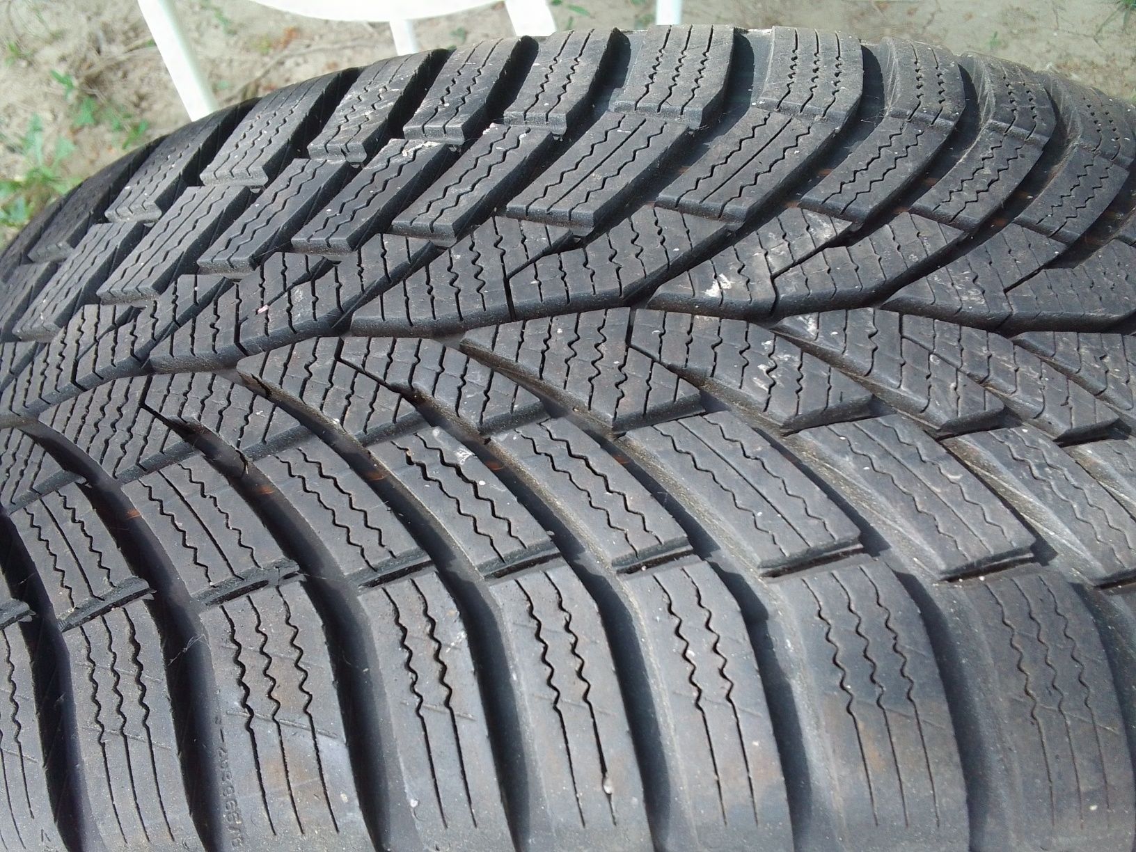 Opona zimowa 225/45r17 CONTINENTAL 2022r 8.5mm