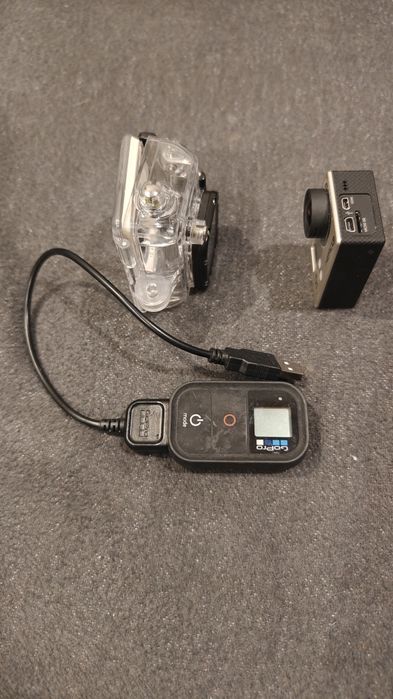 GoPro  hero 3 silver. Obudowa i pilot