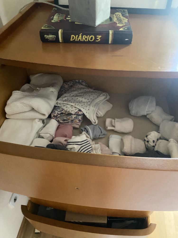 Mesas de cabeceira + camiseiro
