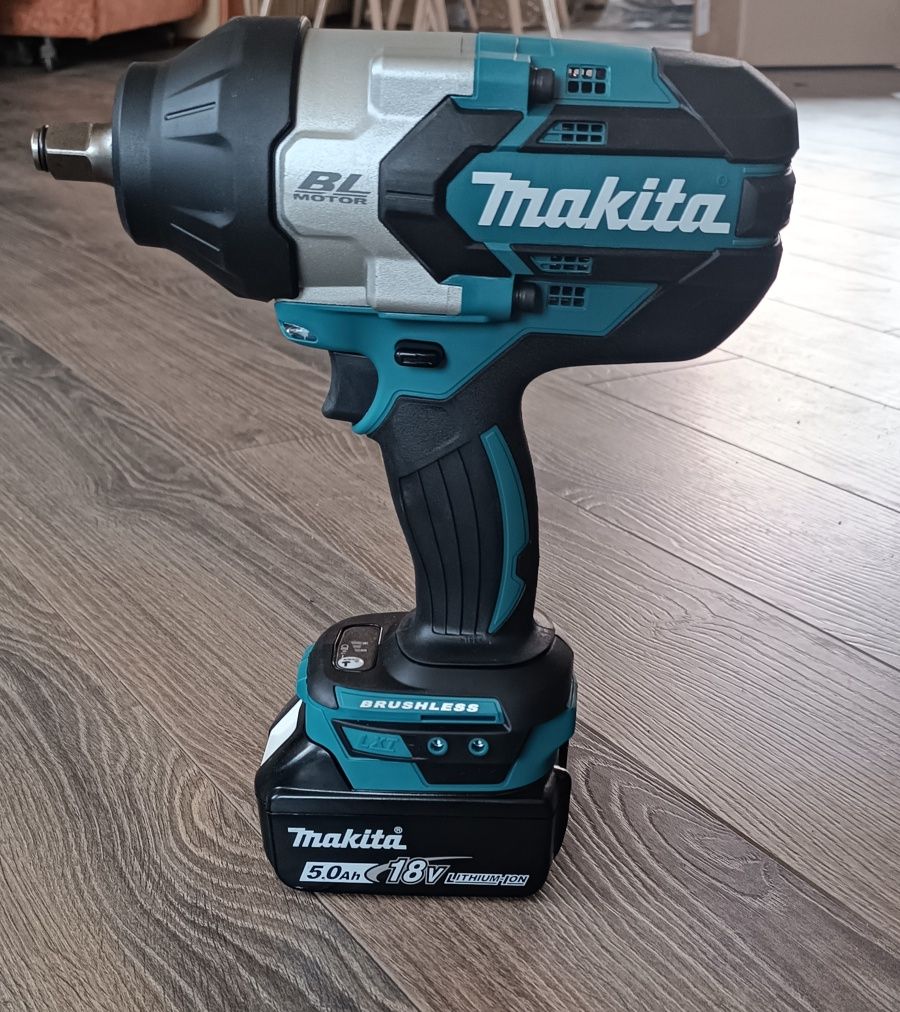 Акумуляторний гайковерт Makita XWT08. 1/2 (DTW1002).18v.