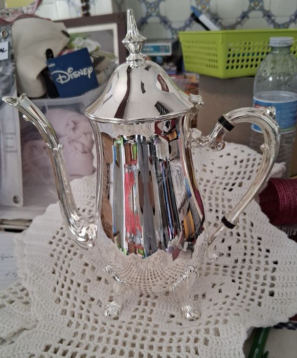 Servico de cha e cafe em casquinha. Esta novo