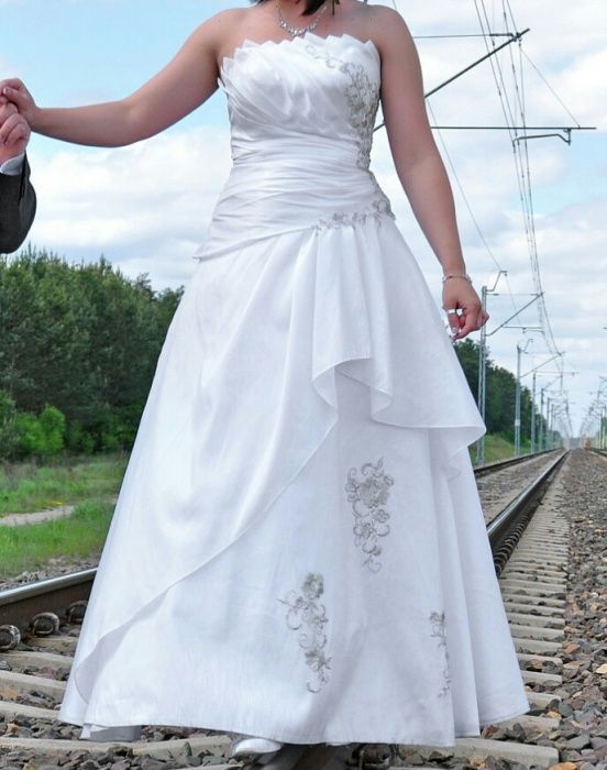 Suknia ślubna r. 40/42