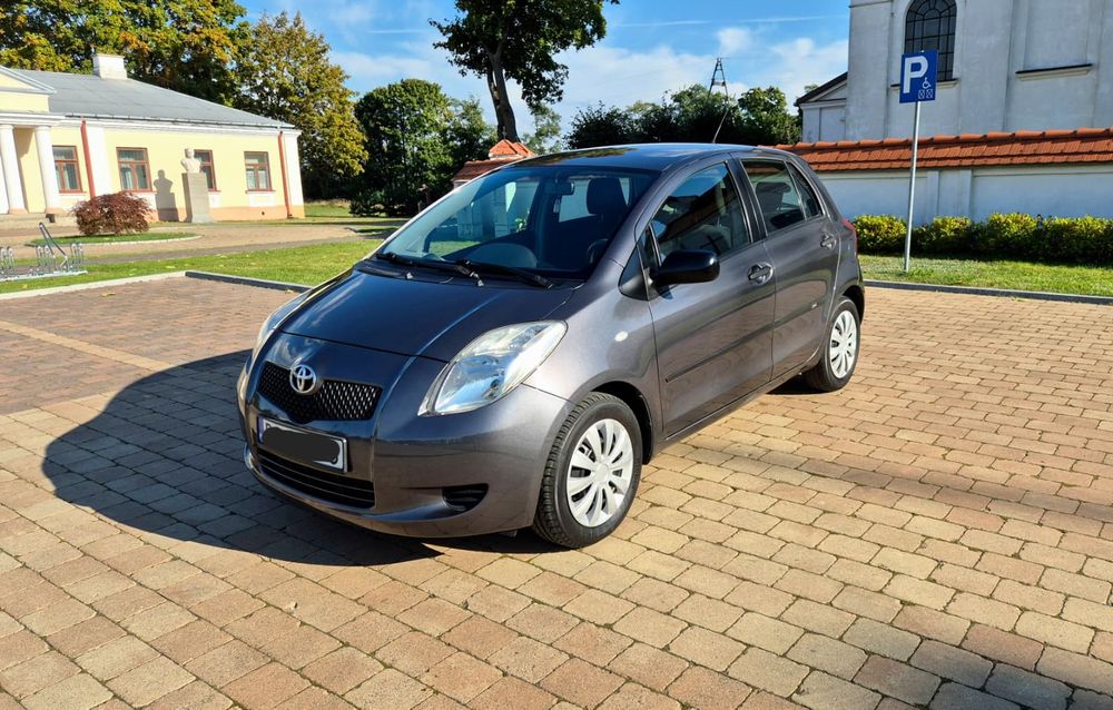 Toyota Yaris 1.3, klima, polski salon