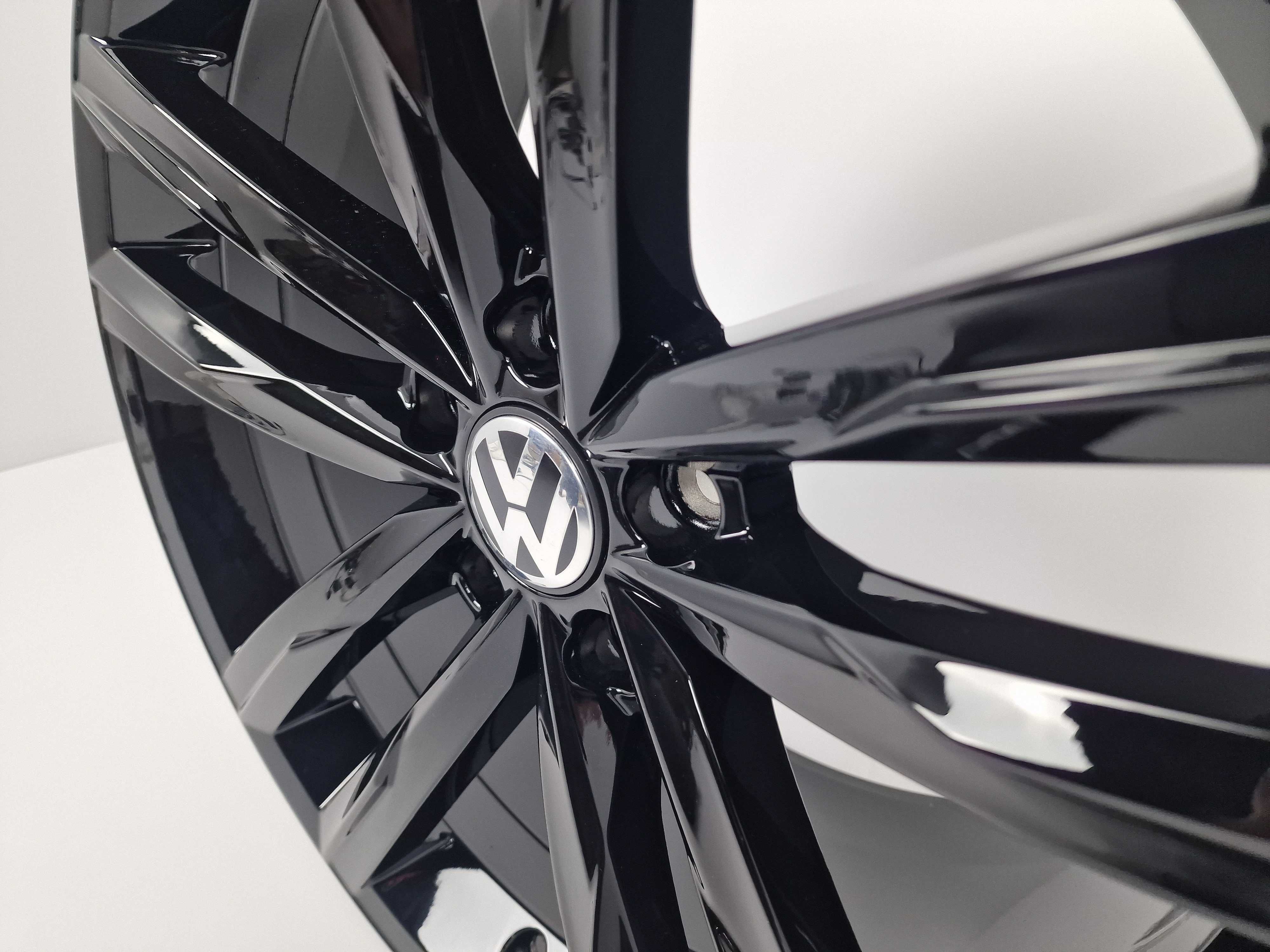 Oryginalne Felgi 18" Volkswagen Golf Touran Passat Tiguan T-Roc