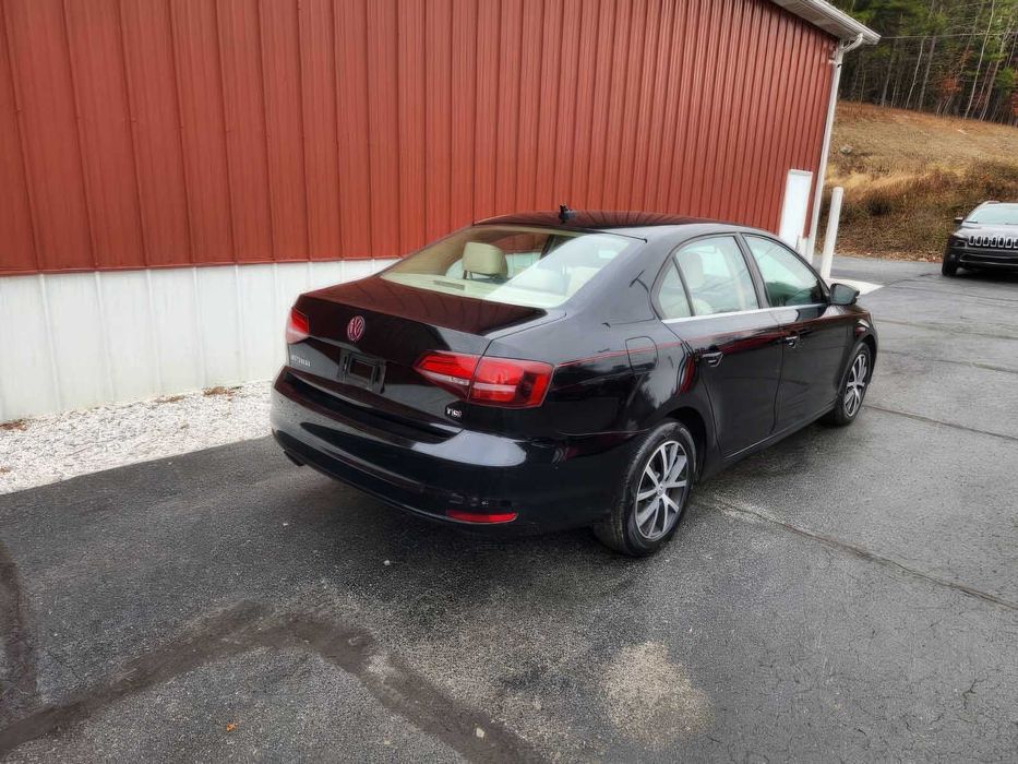 Volkswagen Jetta      2017