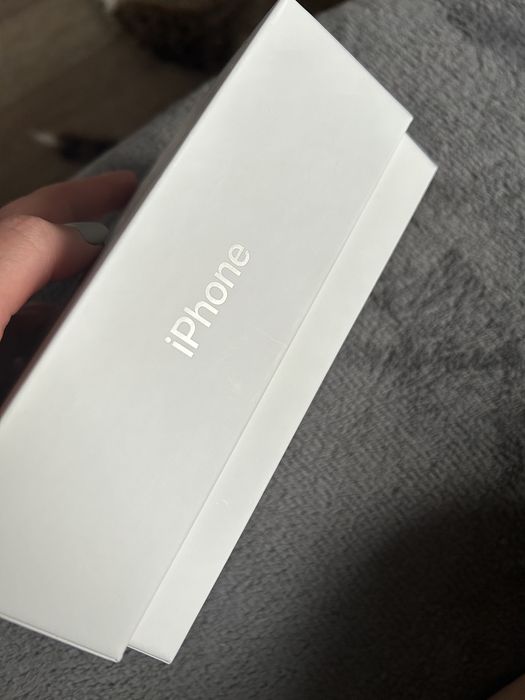 Biały iPhone 11