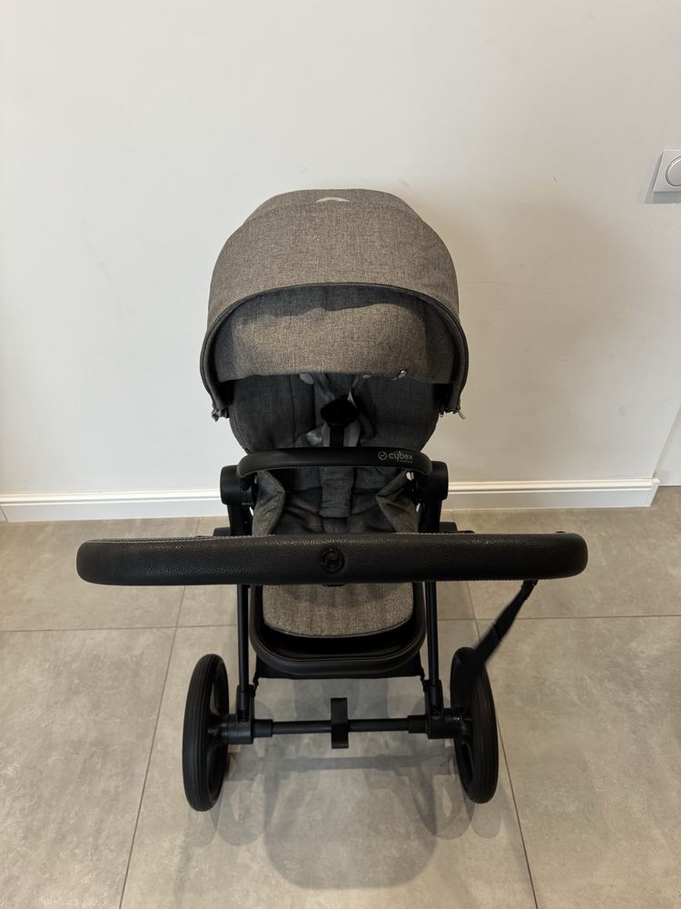 Spacerówka Cybex Priam 4.0 Manhattan Grey / Black Matt