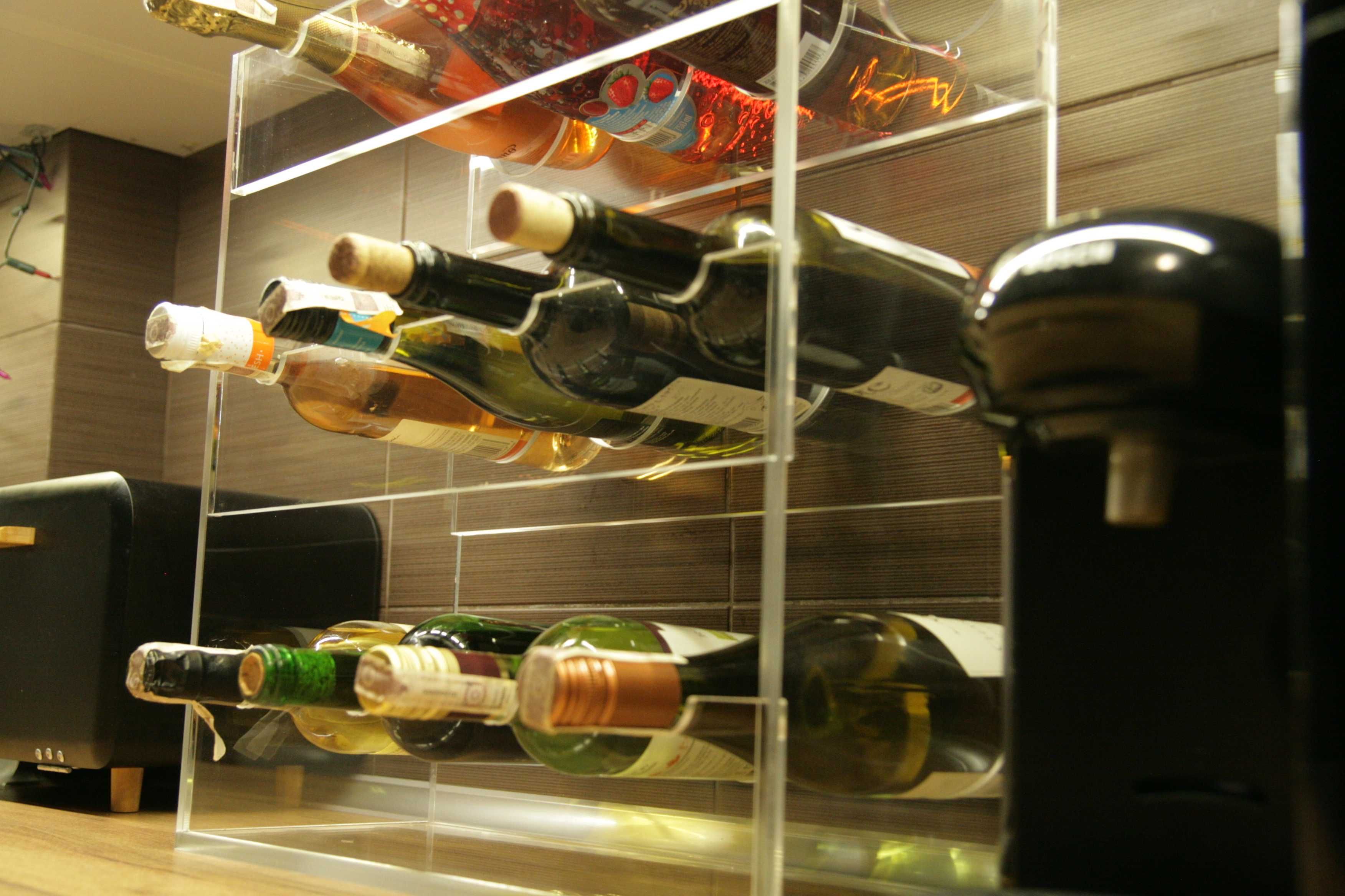 Stojak na wino - regał  na 12 butelek bezbarwny pleksi przeźroczysty